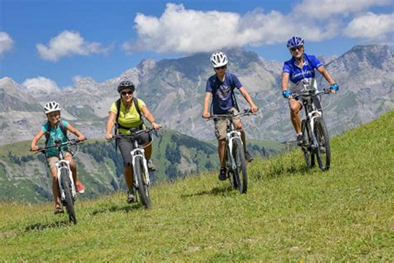Les Aiguilles De Warens Villa Combloux Eksteriør billede